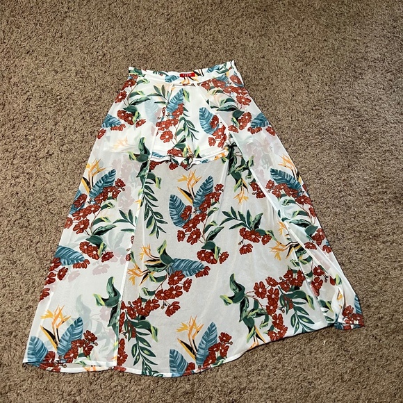 Guess Los Angeles Floral Short Overlay Sheer Skirt - Picture 1 of 7